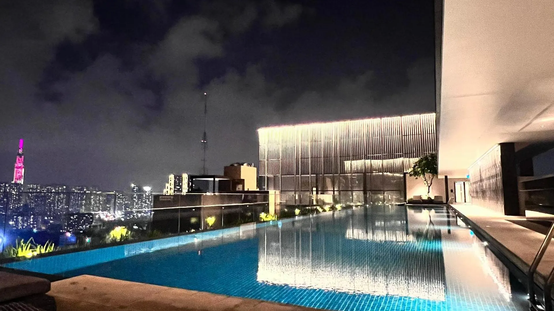 Luxury The Marq-Free Infinity Pool, Gym & Bbq-D1 Bed & Breakfast Ho Chi Minh City